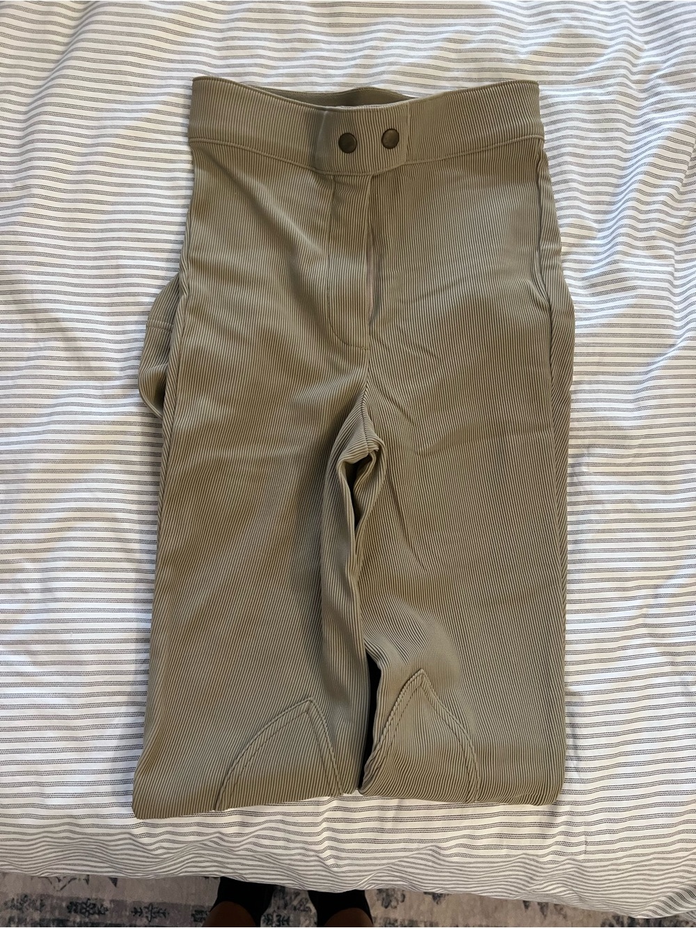 Woman’s Stretch Performance Riding Pants in Olive